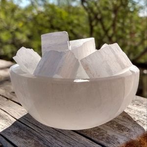 ☀️ Ultimate Cleansing ⚡ SELENiTE CRYSTAL iRREGULAR Chips ✨🤍✨ in round 5 cm bowl